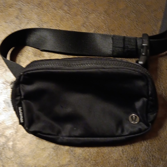 Lululemon Belt Bag - Picture 1 of 1